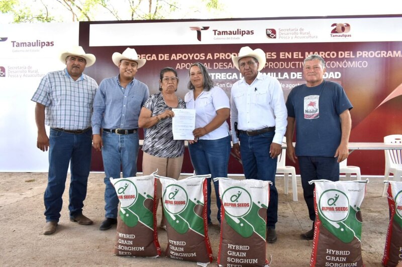 Title: Entrega de apoyos a productores del campo en Tamaulipas