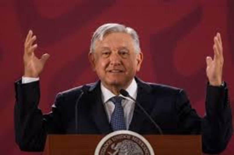 El presidente Andrés Manuel López Obrador da un discurso.