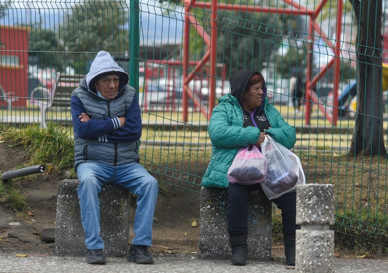 Ante las bajas temperaturas registradas por  el frente frío número 22 las autoridades han recomendado  a la población  tomar sus precauciones y abrigarse bien, así como no exponerse a cambios bruscos de temperatura.