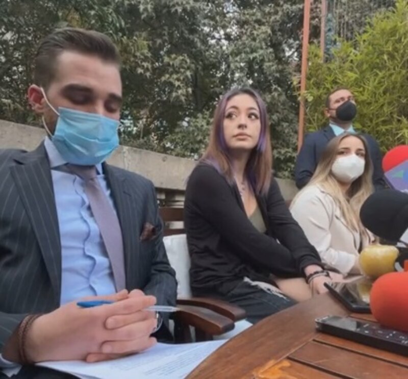 Jóvenes firman un acuerdo para promover la igualdad de género