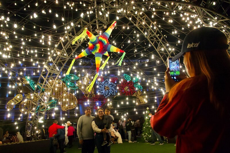 Apertura de la Verbena Navidad 2022 en la plancha del Zócalo con estimados de 7 mil asistentes.