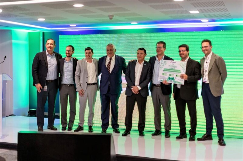 Entrega de premios a los ganadores del concurso de innovación empresarial