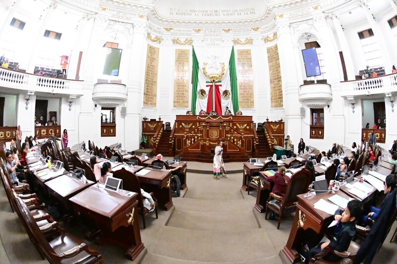 Sesión del Congreso de los Diputados con niños