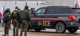 Enviarán a agentes de ICE para controlar la seguridad en aeropuertos de EU