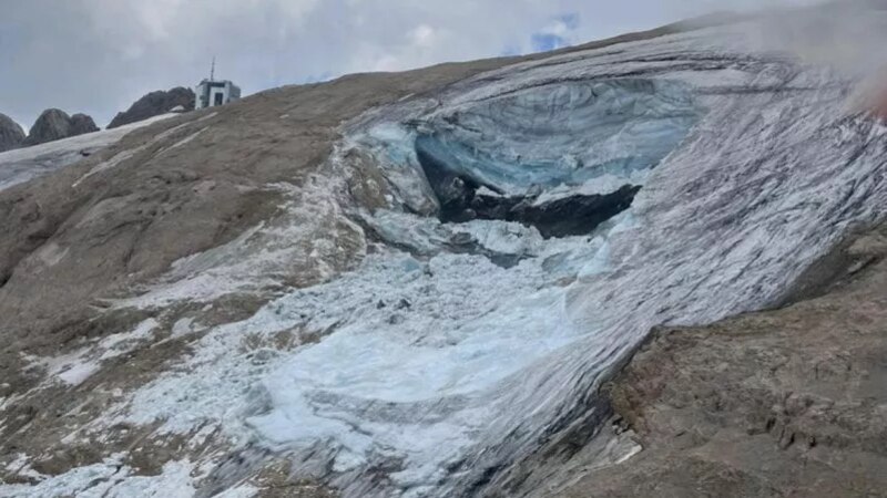 Imagen de un glaciar en retroceso