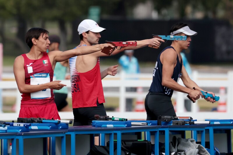 Pistola de aire 10m Hombres