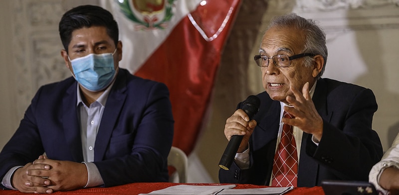 El presidente de Perú, Pedro Castillo, durante una conferencia de prensa.