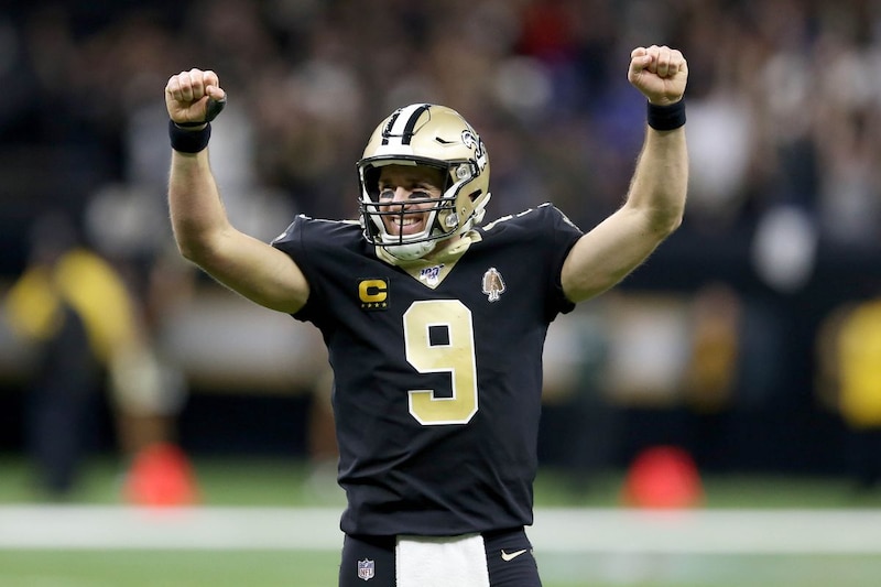 Drew Brees, el mariscal de campo de los Saints, celebra la victoria de su equipo en el Super Bowl XLIV.