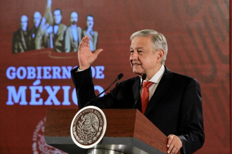 El presidente Andrés Manuel López Obrador da un discurso en el Palacio Nacional.