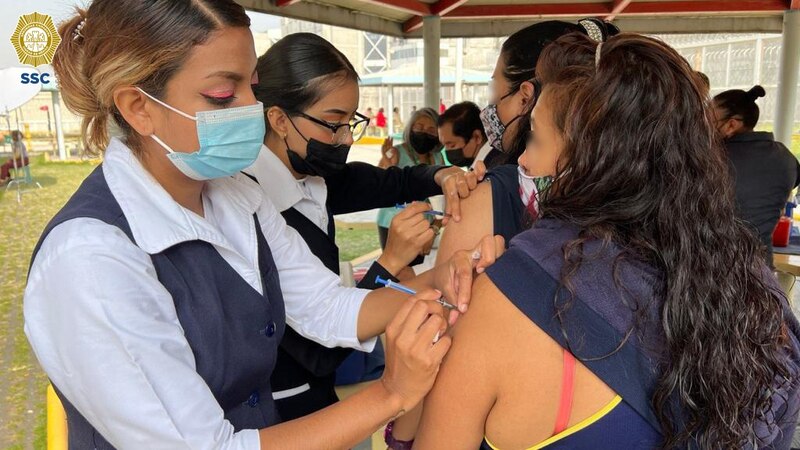 Jornada de vacunación en la cárcel de mujeres de Bogotá