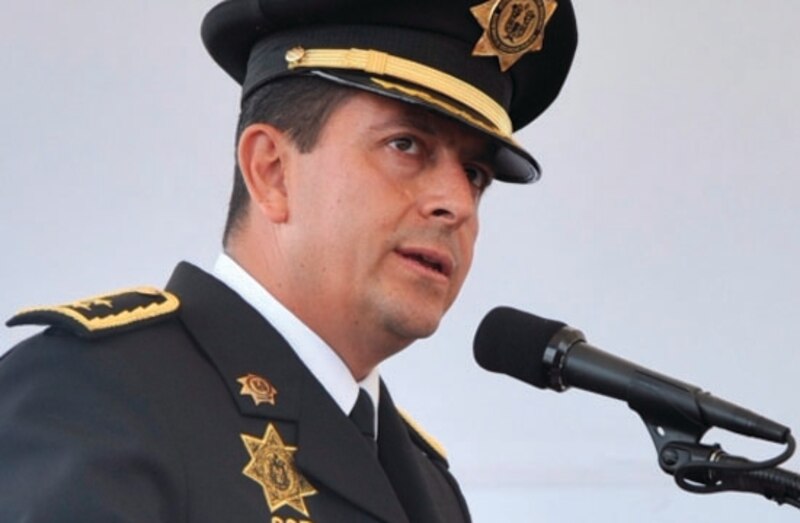 El jefe de la policía de Miami, Art Acevedo, habla en una conferencia de prensa.