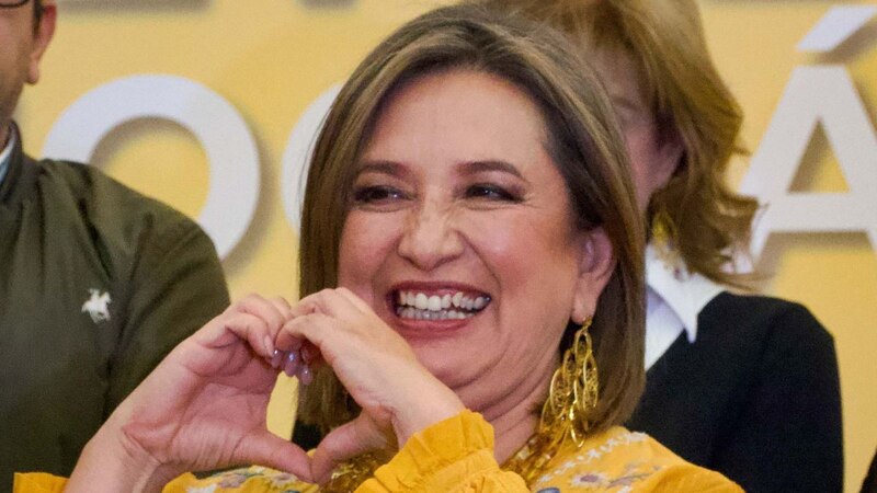 La periodista mexicana Paola Rojas muestra su apoyo a la campaña "Corazón Amarillo".