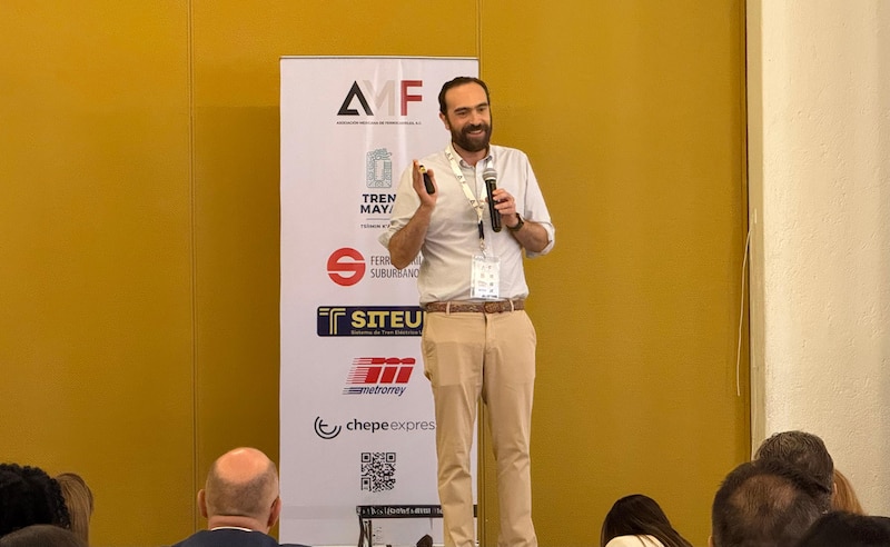Durante el seminario de la Asociación Mexicana de Ferrocarriles, Andrés Lajous detalló el inicio de las obras Querétaro-Irapuato y Saltillo-Nuevo Laredo, y los planes futuros del sistema ferroviario.