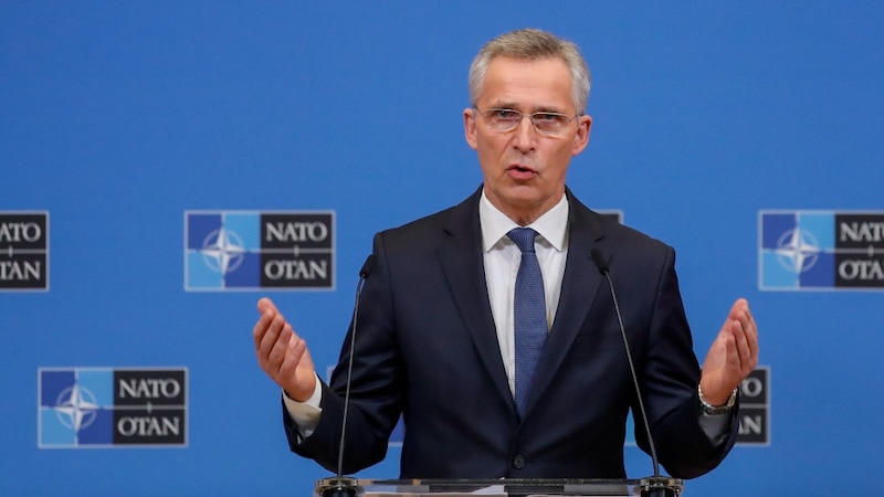 El secretario general de la OTAN, Jens Stoltenberg, habla en una conferencia de prensa en la sede de la OTAN en Bruselas, Bélgica.