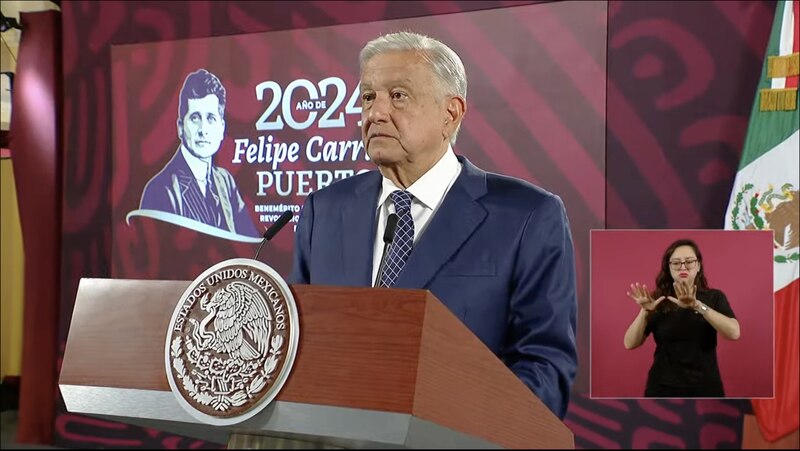 El presidente López Obrador da un discurso en la ceremonia del 106 aniversario de la Revolución Mexicana.