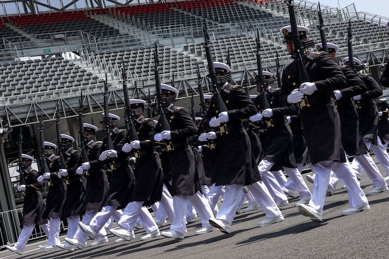 Ensayo del contingente de la Secretaría de Marina que participará en el CCXV Aniversario del Inicio de la Independencia de México” en el Autódromo Hermanos Rodríguez.