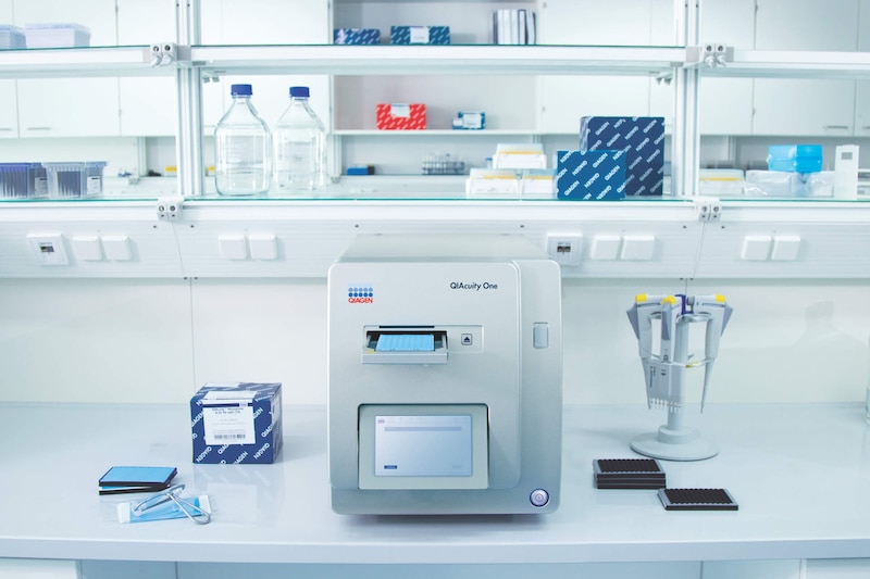 El uso de la tecnología genética ha cobrado un importante papel en la medicina al impulsar un rápido avance de diagnóstico y tratamiento de diversas enfermedades