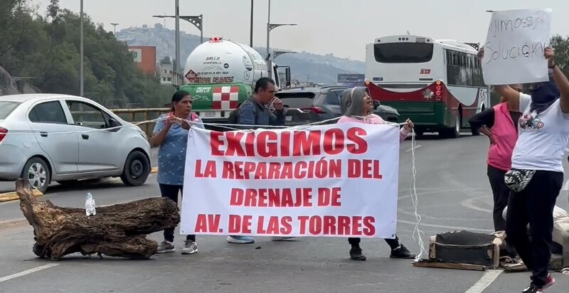 Protesta en la Av. de las Torres por el drenaje
