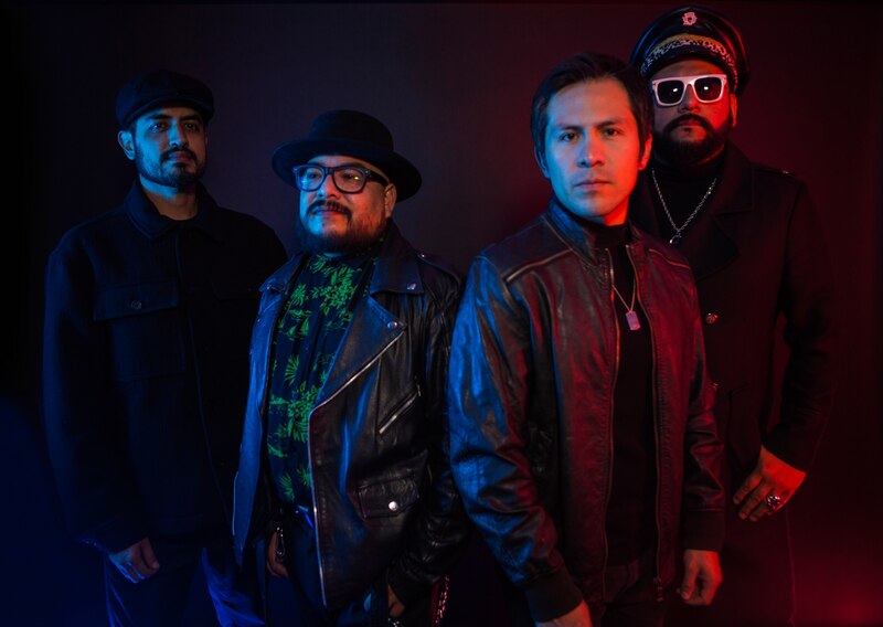 Banda de rock en concierto