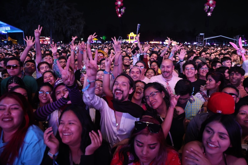 Belanova durante  su participación en el primer día del festival Tecate Emblema 2024  que se lleva a cabo en la curva cuatro del Autódromo Hermanos Rodríguez.