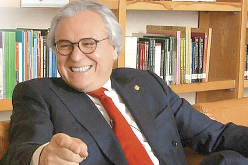 El escritor Mario Vargas Llosa