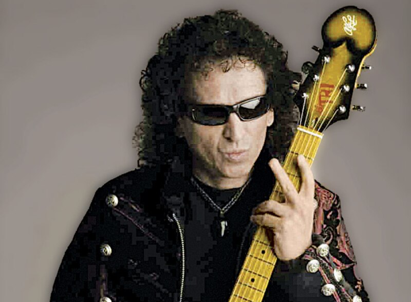 Carlos Santana, el guitarrista mexicano más famoso del mundo