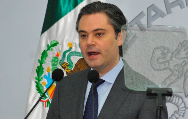 El Presidente de México, Enrique Peña Nieto, da un discurso.