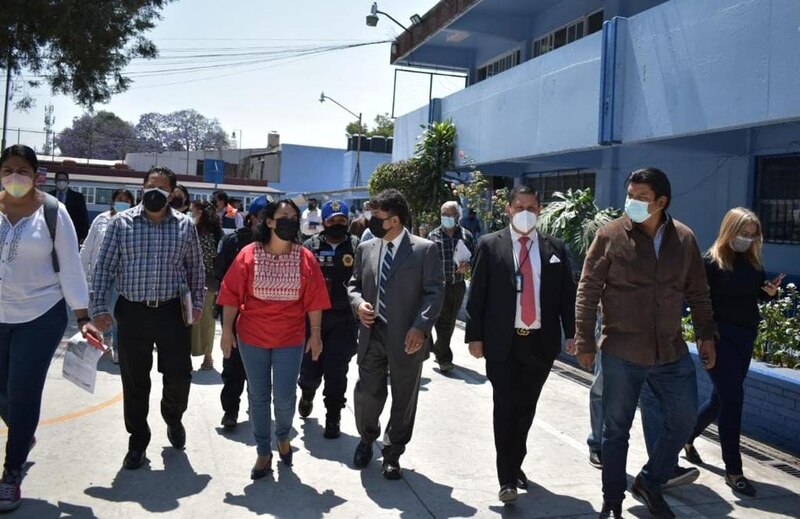 Visita del gobernador a la escuela primaria Benito Juárez