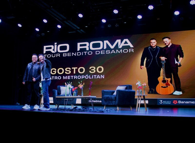 El dúo Río Roma durante la conferencia de prensa en el Teatro Metropólitan