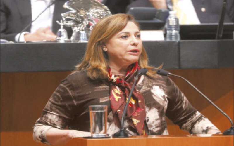 La senadora colombiana Piedad Córdoba habla en el Congreso.