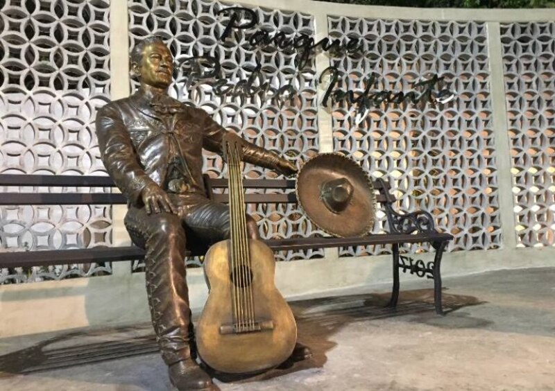 Monumento a José Alfredo Jiménez en Guadalajara