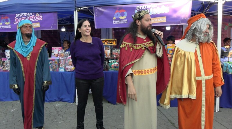 Entrega de juguetes en Álvaro Obregón