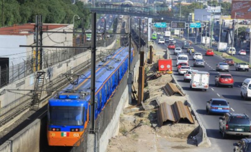 El metro de la Ciudad de México es un medio de transporte rápido y eficiente.