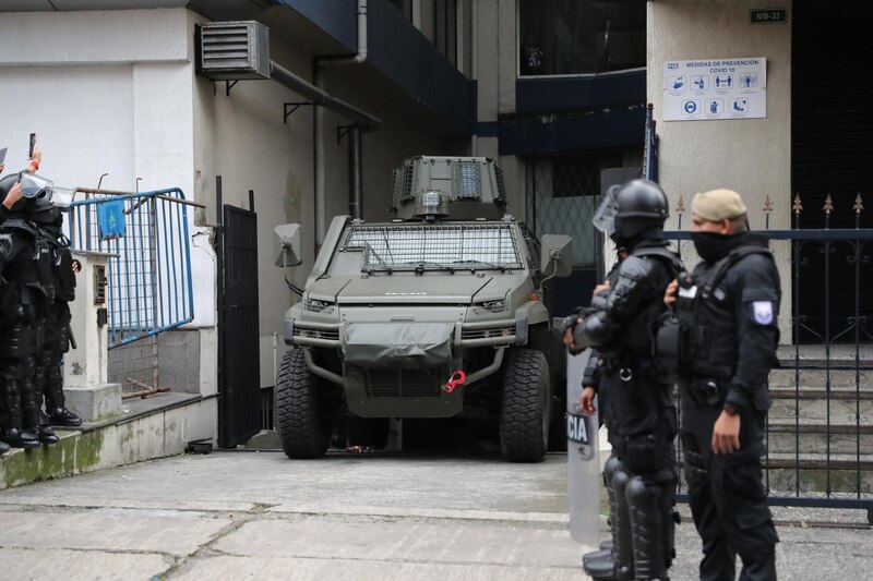 Tanque militar en la calle