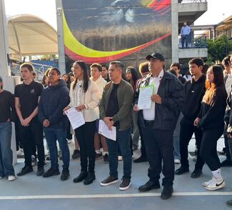 Alumnos de la Preparatoria de Santa Anita solicitan mas unidades de transporte para llegar a tiempo a clases