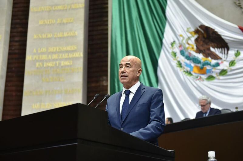 El presidente de México, Enrique Peña Nieto, da un discurso ante el Congreso de la Unión.