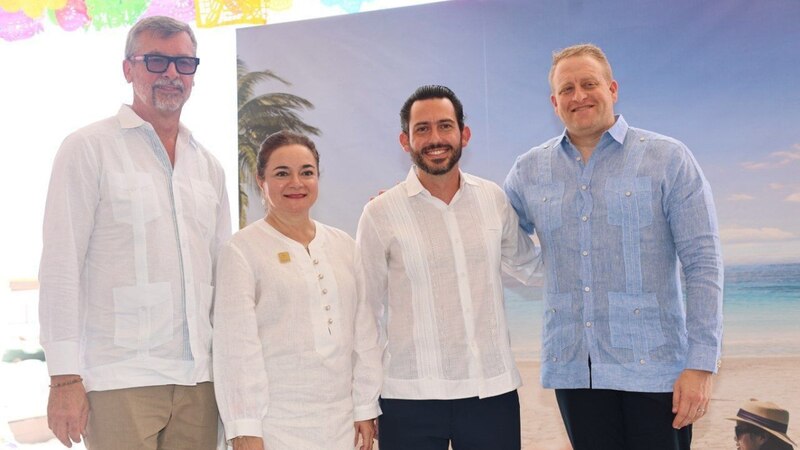 Firma de convenio para el desarrollo turístico de la Riviera Maya