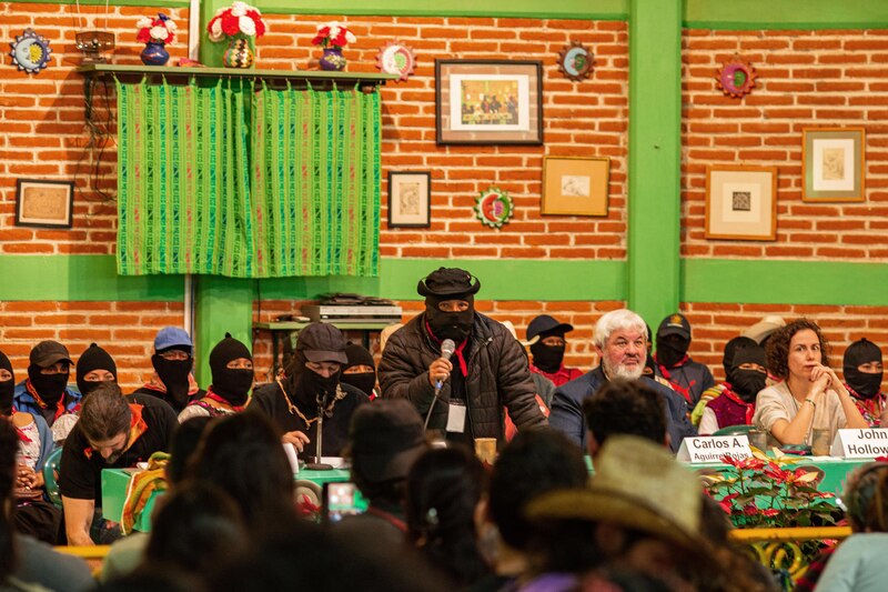 Participantes del seminario del EZLN discuten la militarización y las políticas del gobierno mexicano en Chiapas