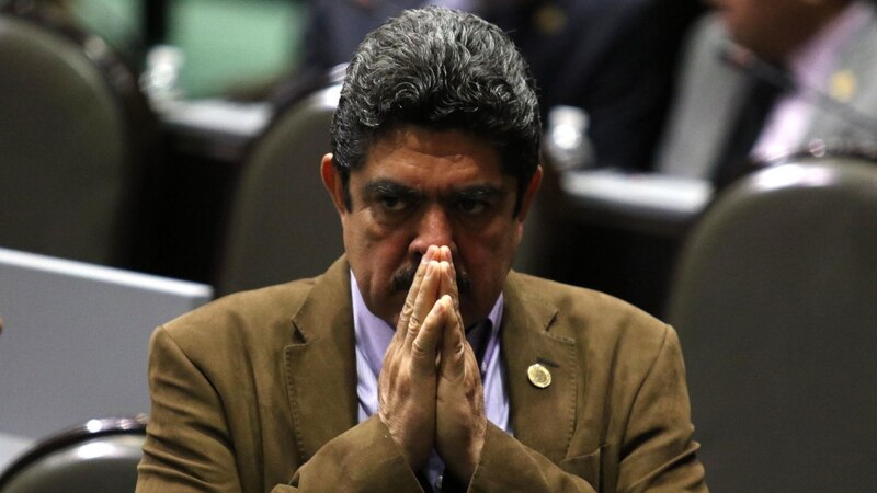 El diputado Mario Delgado, durante una sesión en el Congreso de la Ciudad de México.