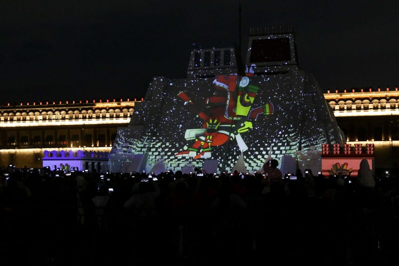 Video mapping sobre la fachada de Palacio Nacional en el Zócalo de la Ciudad de México