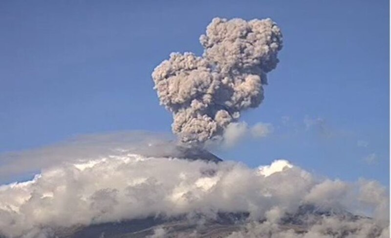Volcán en erupción