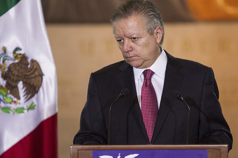El presidente Enrique Peña Nieto da un discurso.