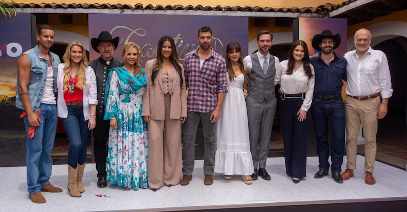 Elenco de la telenovela "Cuna de lobos"