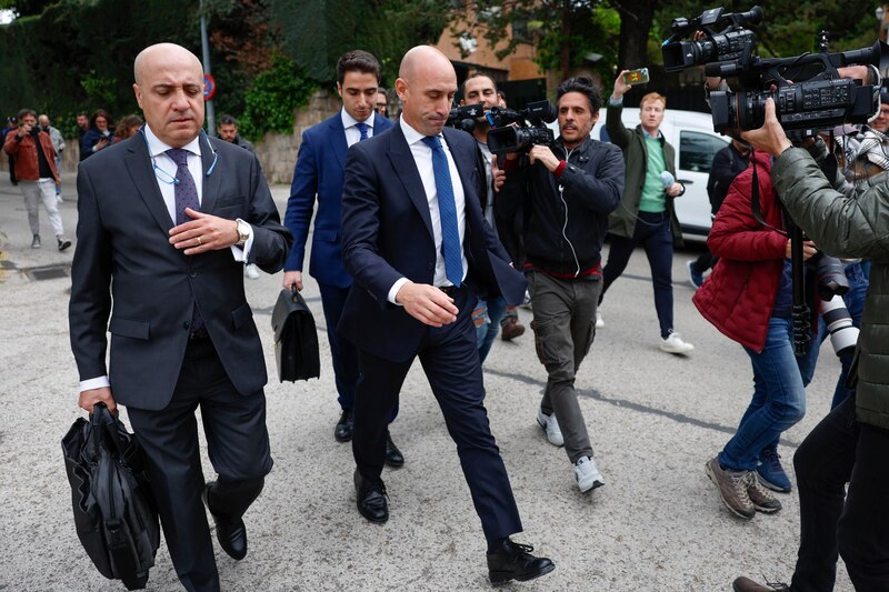 El presidente del Sevilla, José Castro, llega a la sede del club