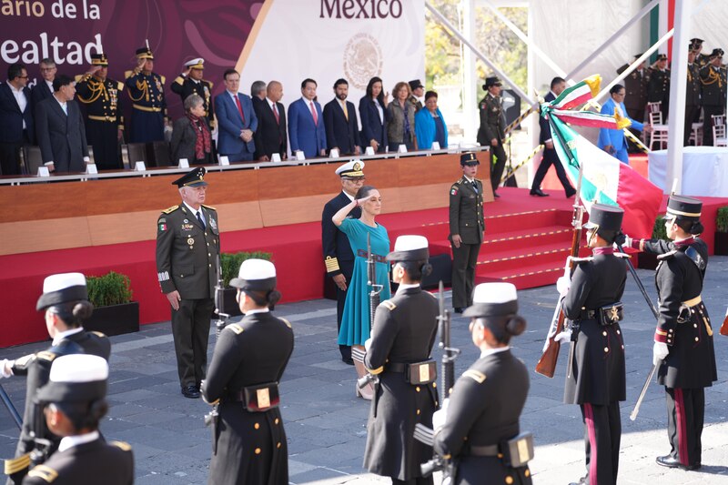 Claudia Sheinbaum Pardo durante la Marcha de la Lealtad 2025 en el Castillo de Chapultepec