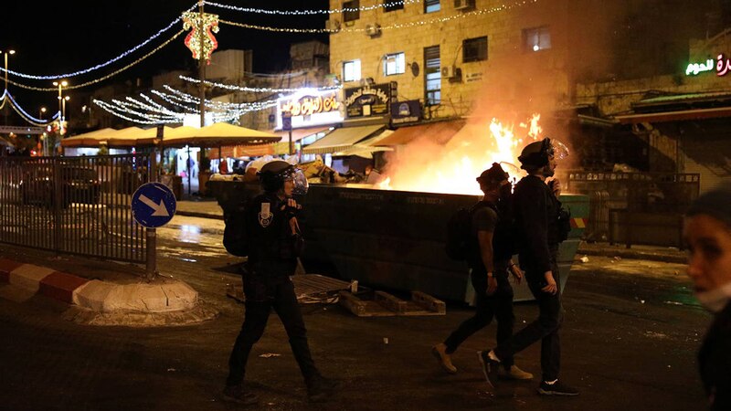 Enfrentamientos entre manifestantes y policías en Jerusalén