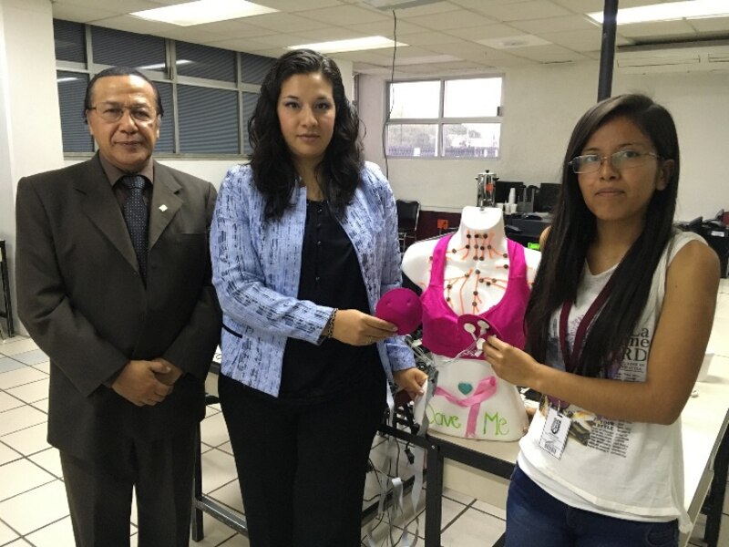 Un grupo de estudiantes de la Universidad Autónoma de Nuevo León (UANL) desarrolló un brasier inteligente que detecta el cáncer de mama.