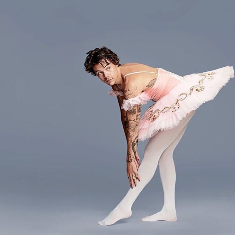 Harry Styles se viste de bailarina para la portada de la revista Rolling Stone