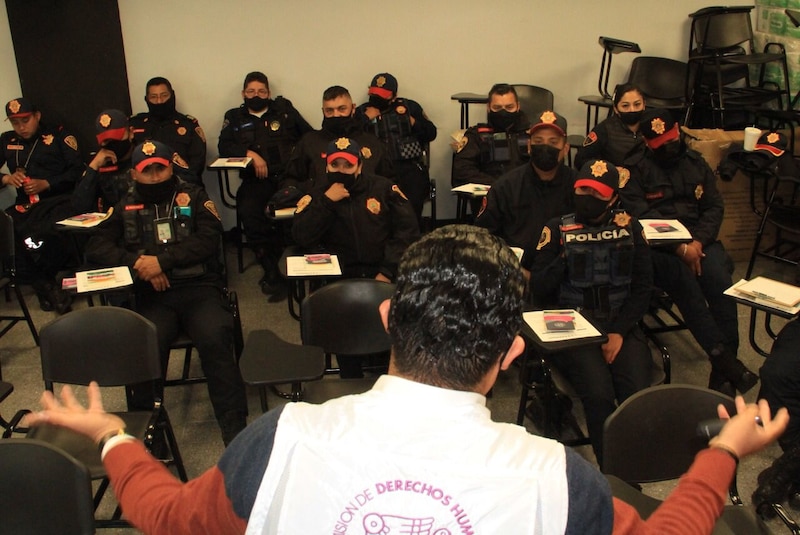 Capacitación en derechos humanos para policías