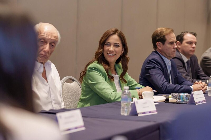 Reunión de trabajo de la alcaldesa con empresarios